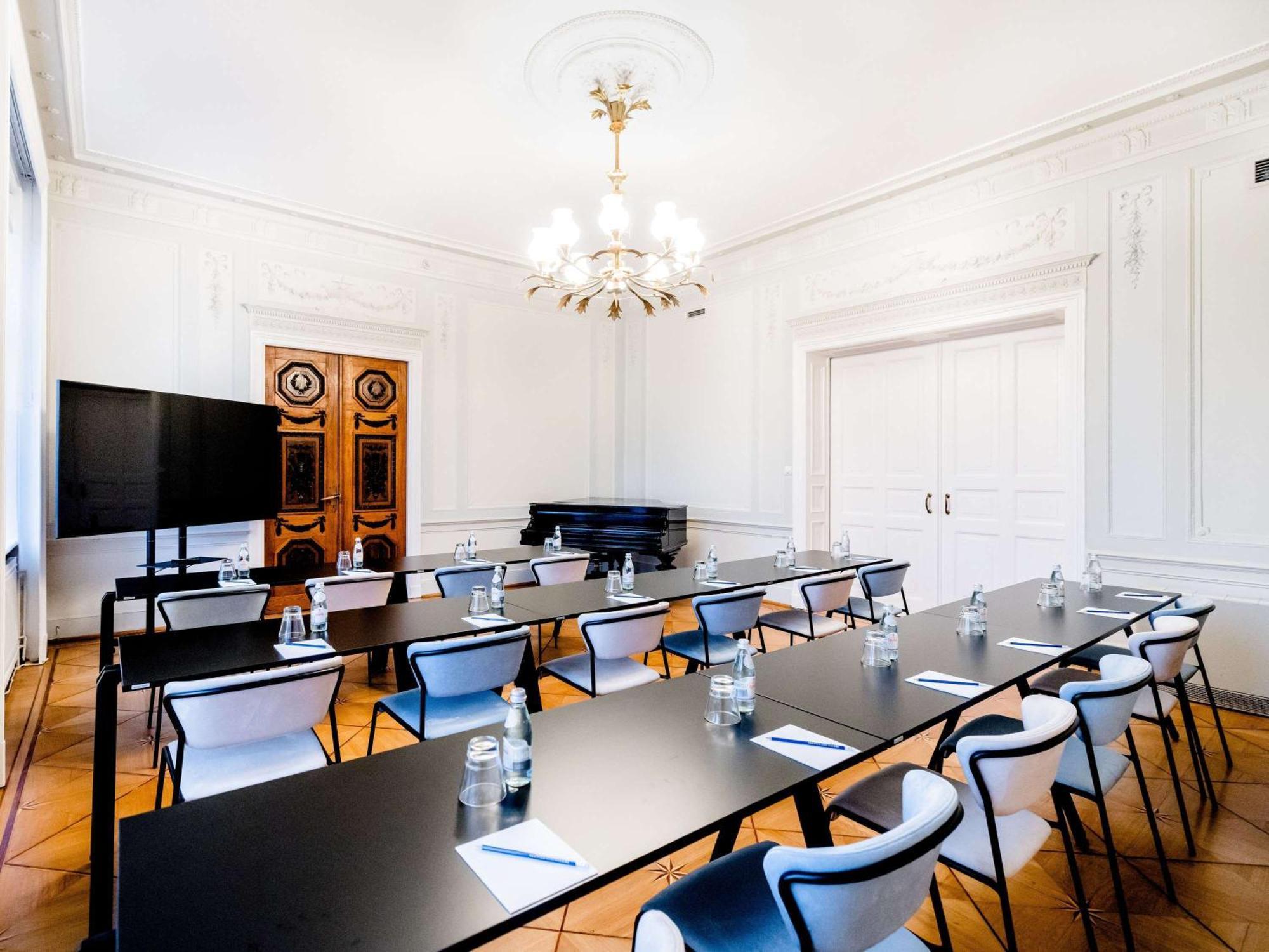 Tribe Center Hotell Riga